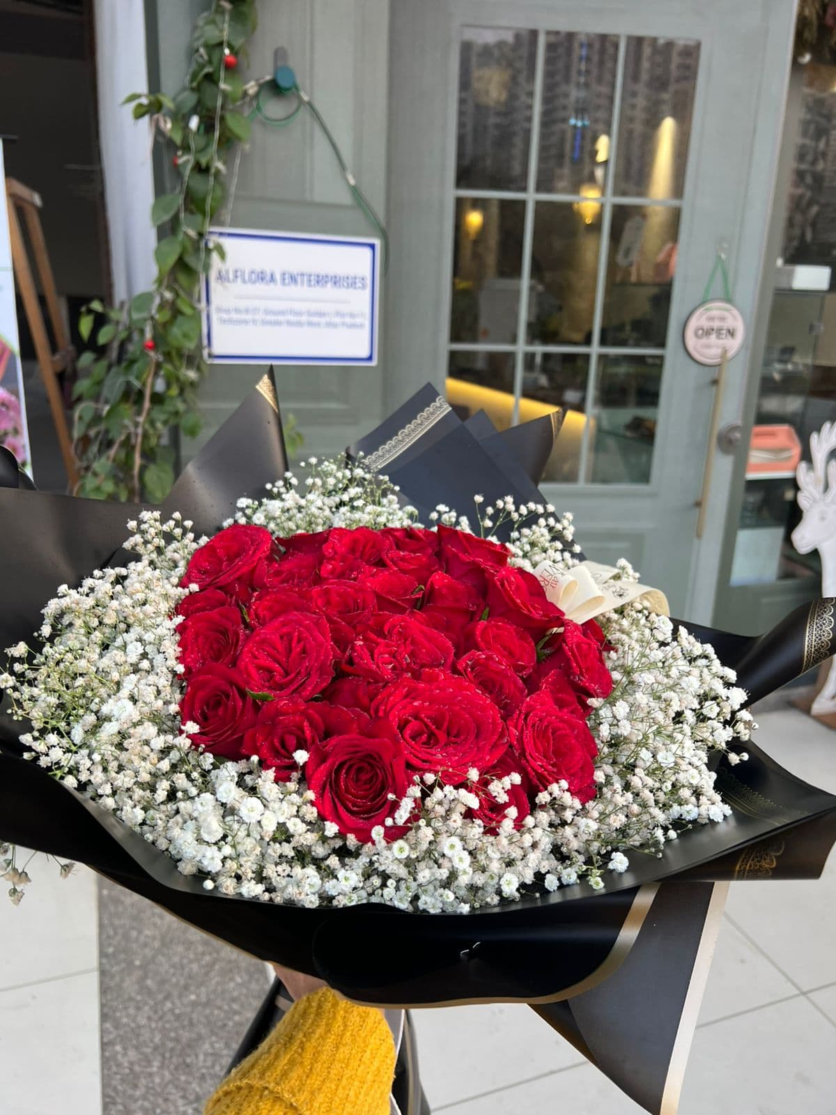 50 roses bouquet 
