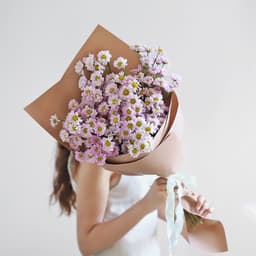Brown paper pink daisey bouquet thumbnail 2